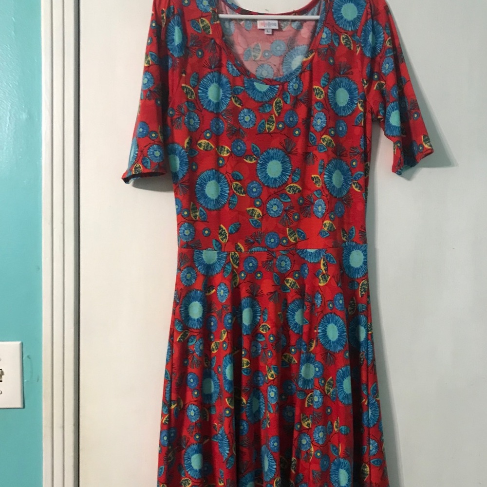 LulaRoe Nicole dress size L.  Worn about 3 times.